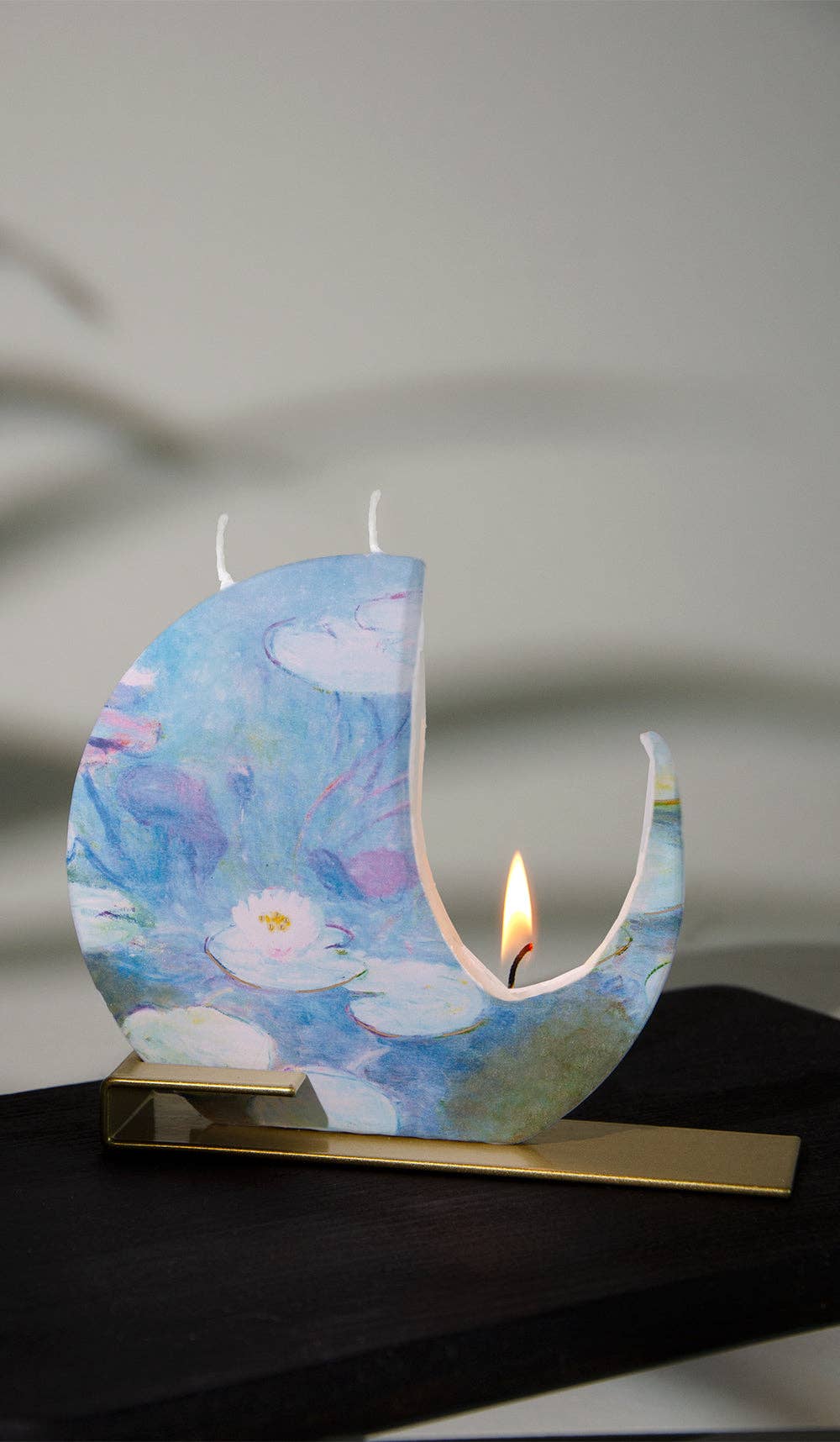 Flat Hand-Crafted 6" Circle Candle - Claude Monet Water Lili🎨 decor🎨 Buy Art at Carolina Creations Gallery in Downtown New Bern🎨